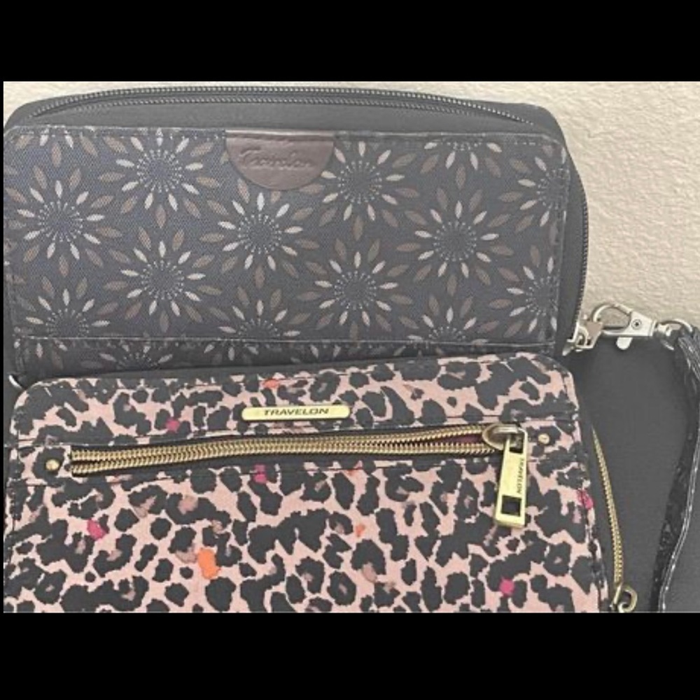 Travelon wallets (Lot of 2)